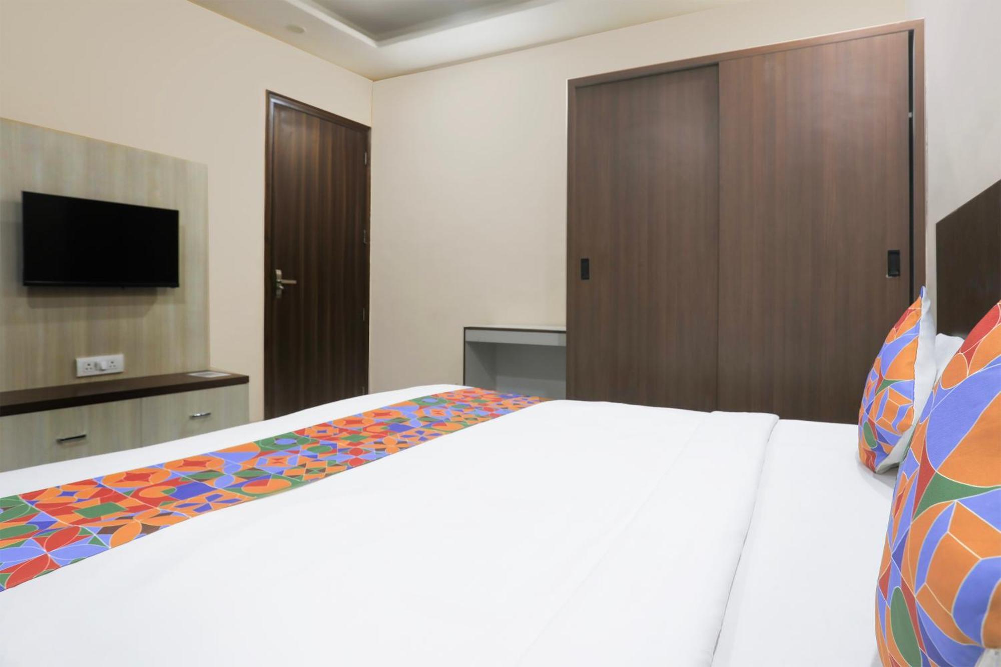 Fabhotel Bliss Premium Гургаон Екстериор снимка