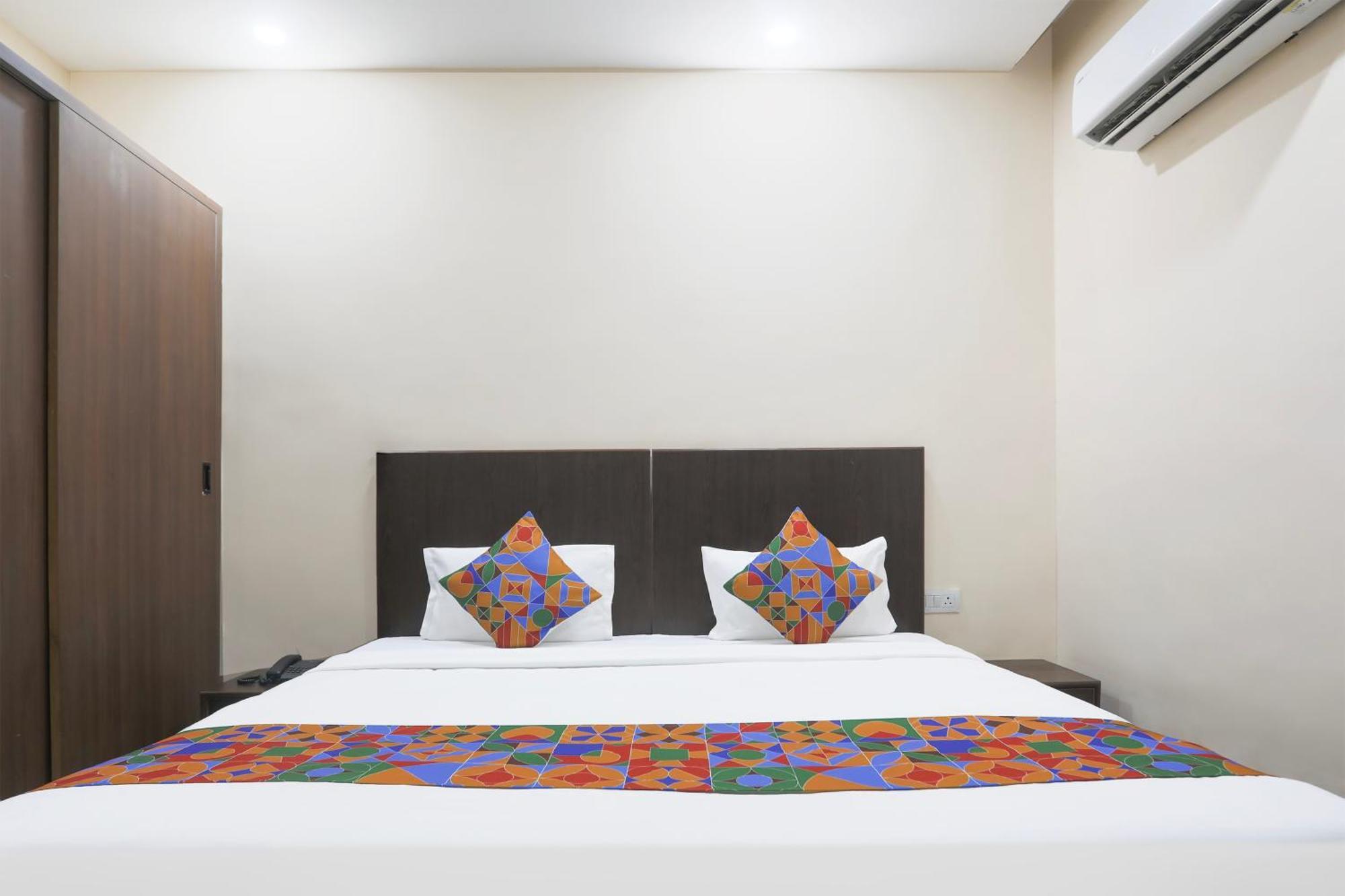 Fabhotel Bliss Premium Гургаон Екстериор снимка
