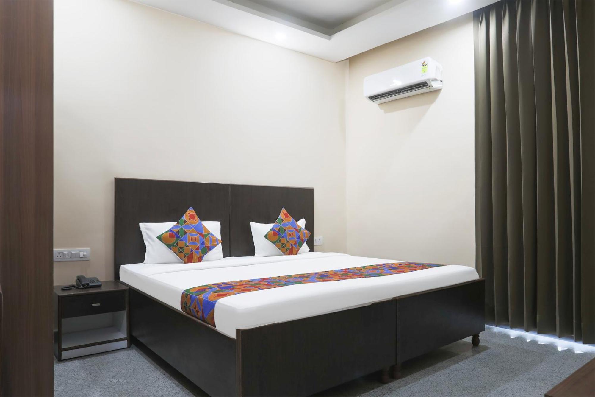 Fabhotel Bliss Premium Гургаон Екстериор снимка