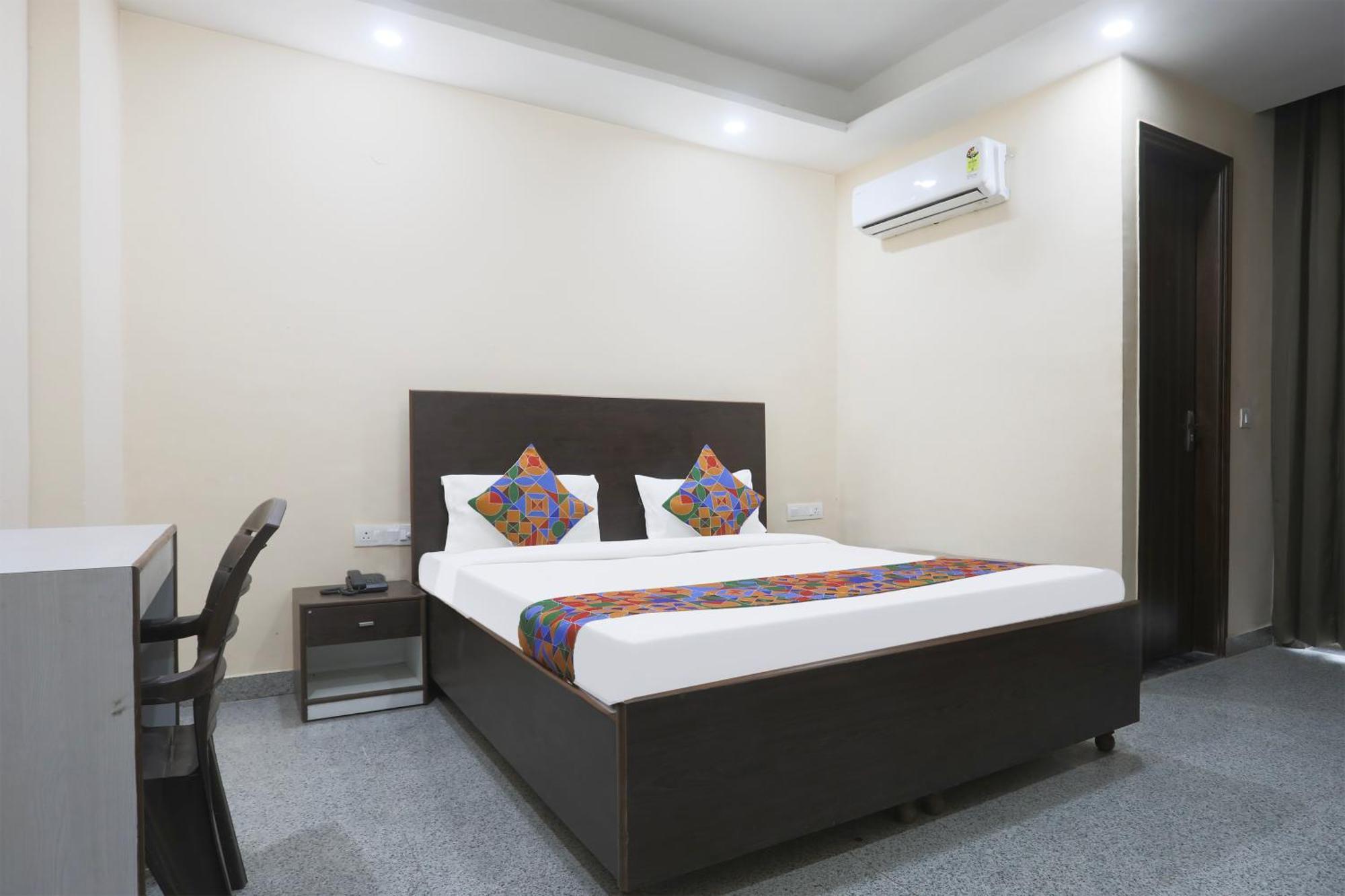 Fabhotel Bliss Premium Гургаон Екстериор снимка