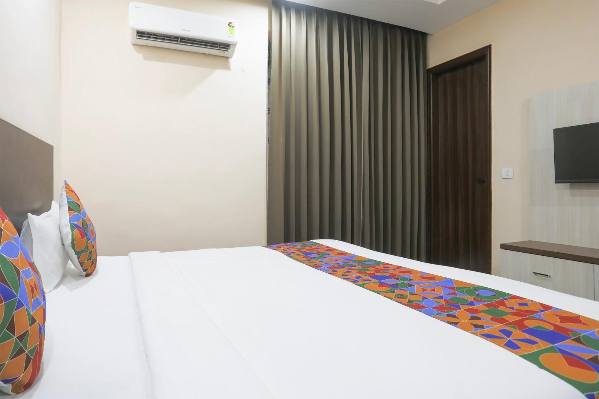 Fabhotel Bliss Premium Гургаон Екстериор снимка
