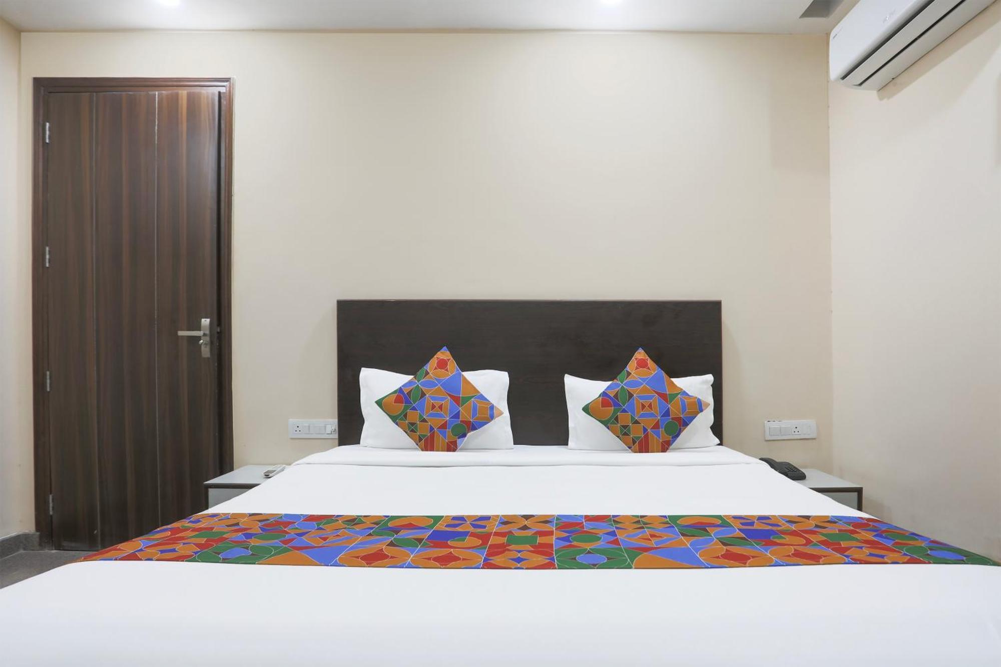 Fabhotel Bliss Premium Гургаон Екстериор снимка
